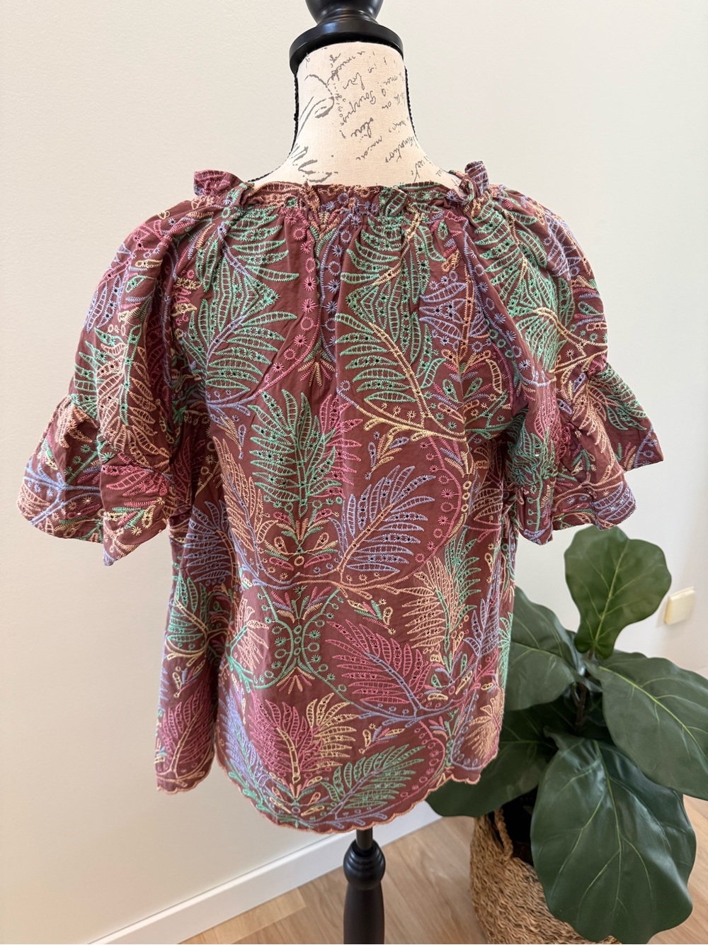 Democracy Embroidered Boho Blouse Flutter Sleeve Top Plus Size 2X - Picture 2 of 4